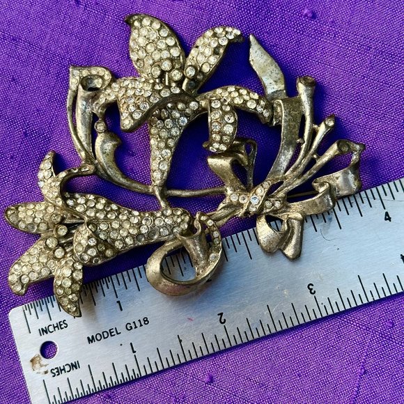 Vintage 1930s  - 1940s Art Deco or Nouveau Large Pave Rhinestone Lily Brooch Pin - Picture 2 of 14